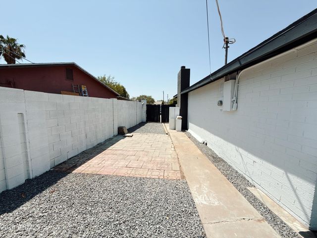 4424 W FLOWER Street, Phoenix, AZ 85031