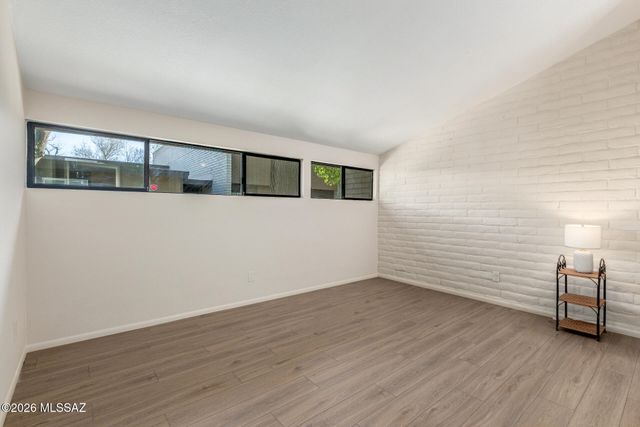 5701 E Glenn St Apt 40, Tucson, AZ 85712