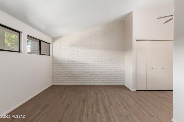 5701 E Glenn St Apt 40, Tucson, AZ 85712