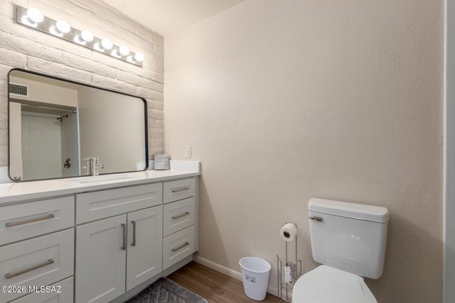 5701 E Glenn St Apt 40, Tucson, AZ 85712