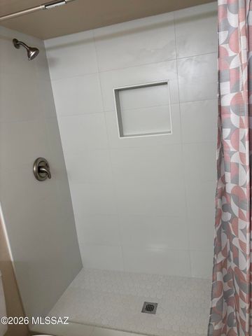 5701 E Glenn St Apt 40, Tucson, AZ 85712