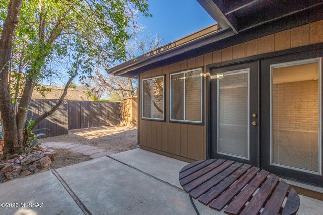 5701 E Glenn St Apt 40, Tucson, AZ 85712