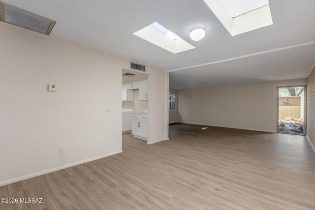 5701 E Glenn St Apt 40, Tucson, AZ 85712