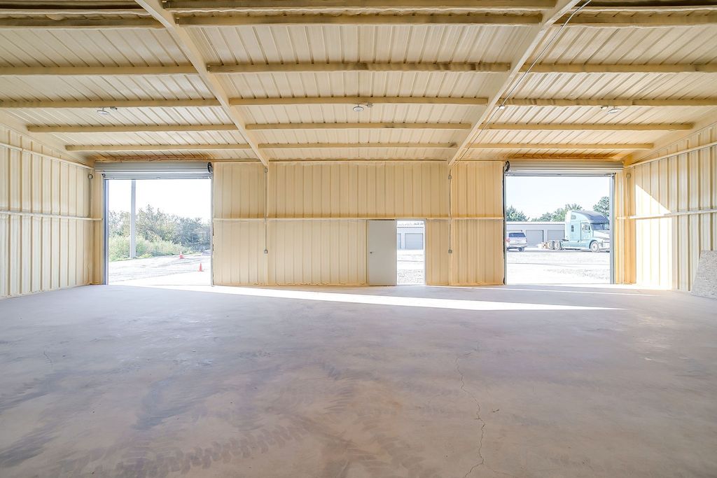 410 N Broadway Street E, Joshua, TX 76058