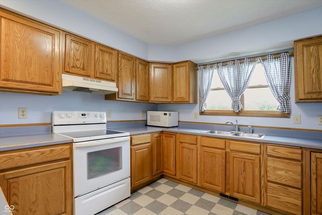 4718 W County Road 150 S, Danville, IN 46122