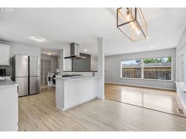 2111 C St, Forest Grove, OR 97116