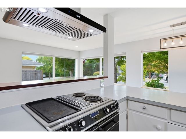 2111 C St, Forest Grove, OR 97116