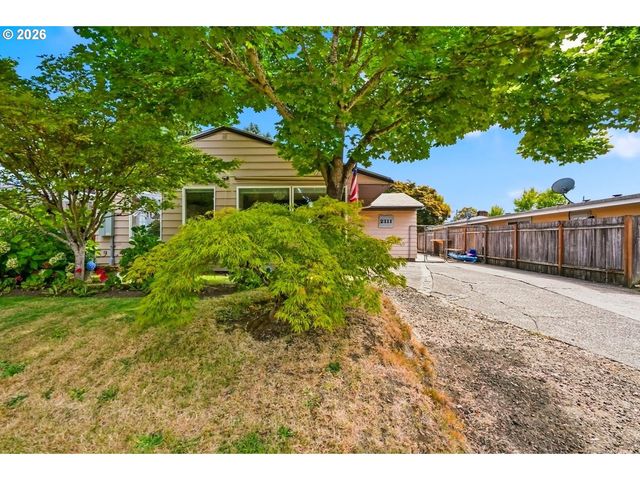 2111 C St, Forest Grove, OR 97116