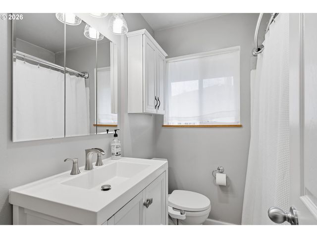 2111 C St, Forest Grove, OR 97116