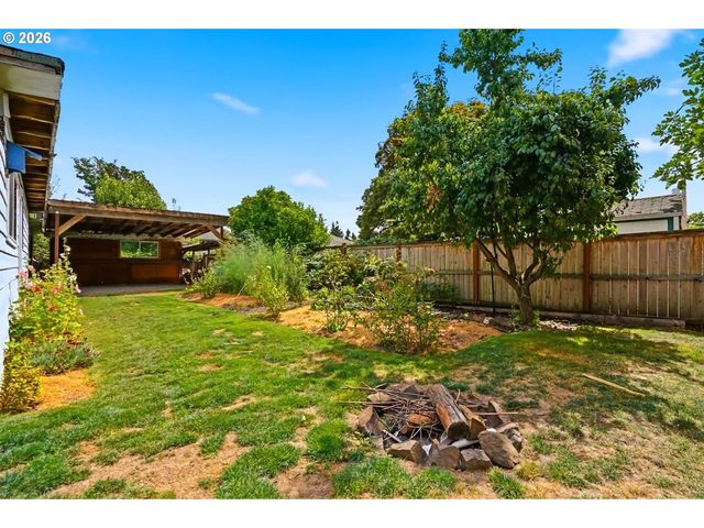 2111 C St, Forest Grove, OR 97116