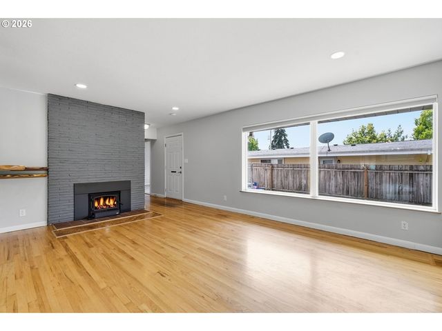 2111 C St, Forest Grove, OR 97116