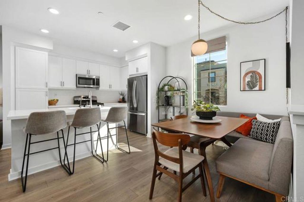 305 Cricket Ct., Santee, CA 92071