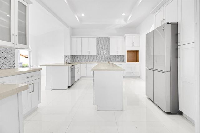 425 SW 129th Ave, Miami, FL 33184