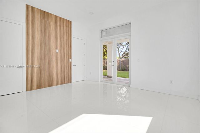 425 SW 129th Ave, Miami, FL 33184