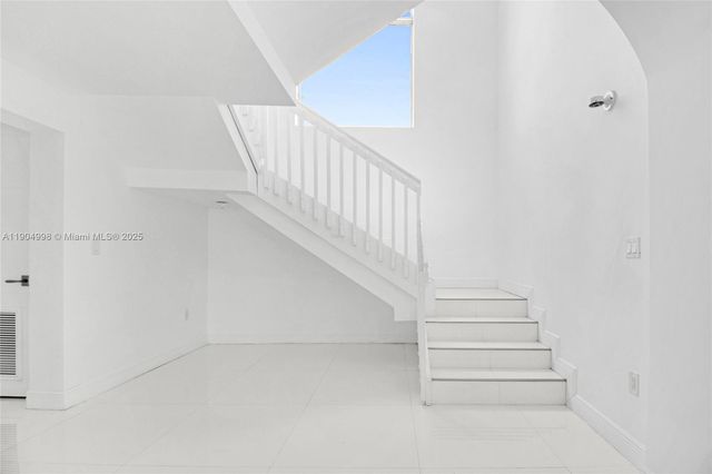 425 SW 129th Ave, Miami, FL 33184