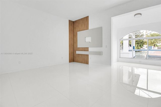 425 SW 129th Ave, Miami, FL 33184