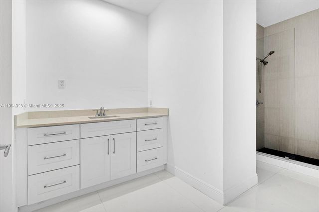 425 SW 129th Ave, Miami, FL 33184