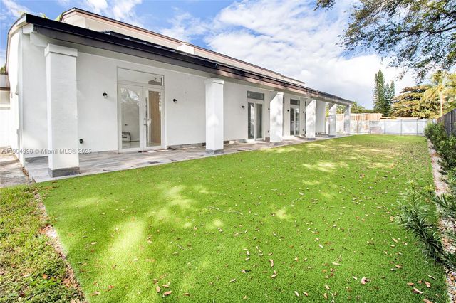 425 SW 129th Ave, Miami, FL 33184