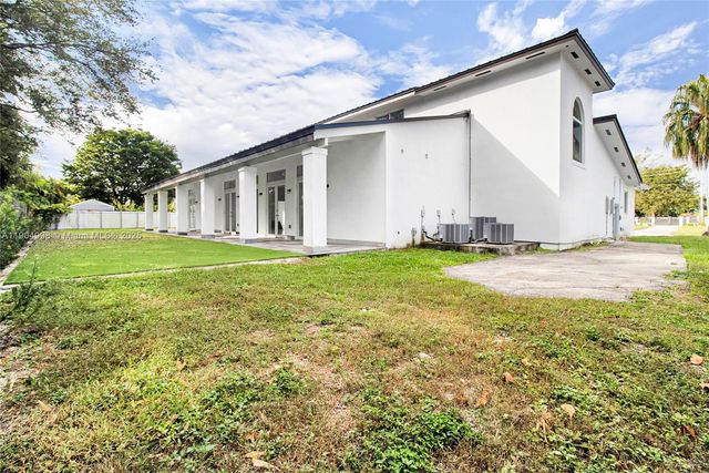 425 SW 129th Ave, Miami, FL 33184