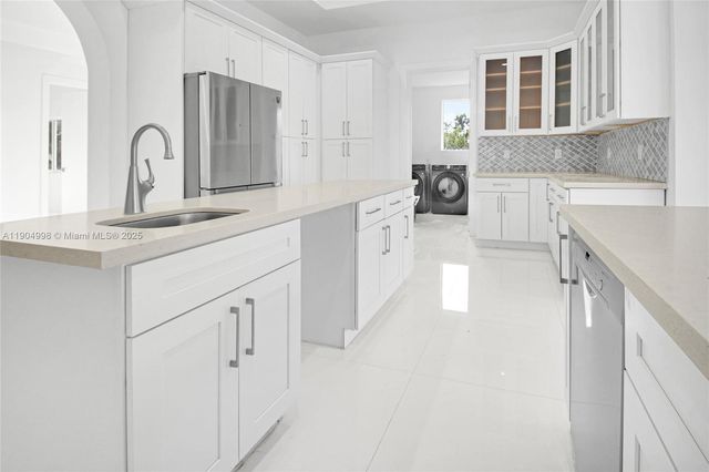 425 SW 129th Ave, Miami, FL 33184