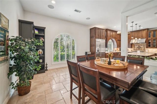 17401 Raymer, Sherwood Forest, CA 91325