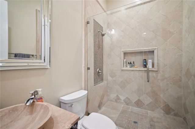 17401 Raymer, Sherwood Forest, CA 91325