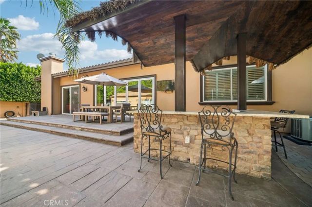 17401 Raymer, Sherwood Forest, CA 91325