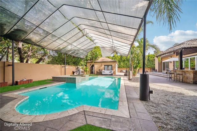 17401 Raymer, Sherwood Forest, CA 91325