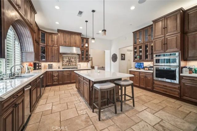 17401 Raymer, Sherwood Forest, CA 91325