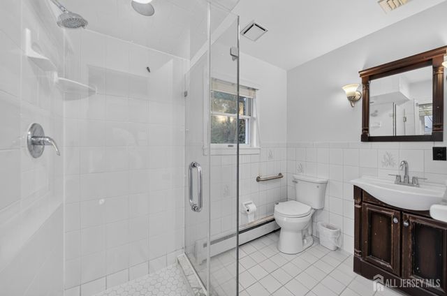 14 Carteret Street, Port Reading, NJ 07064