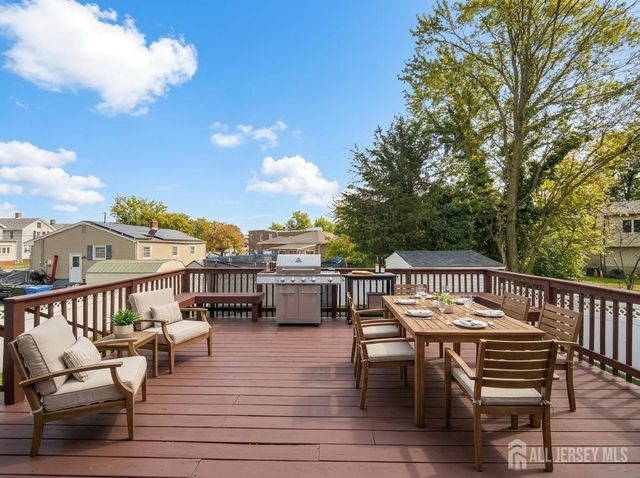 14 Carteret Street, Port Reading, NJ 07064