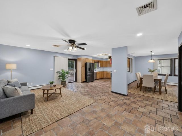 14 Carteret Street, Port Reading, NJ 07064