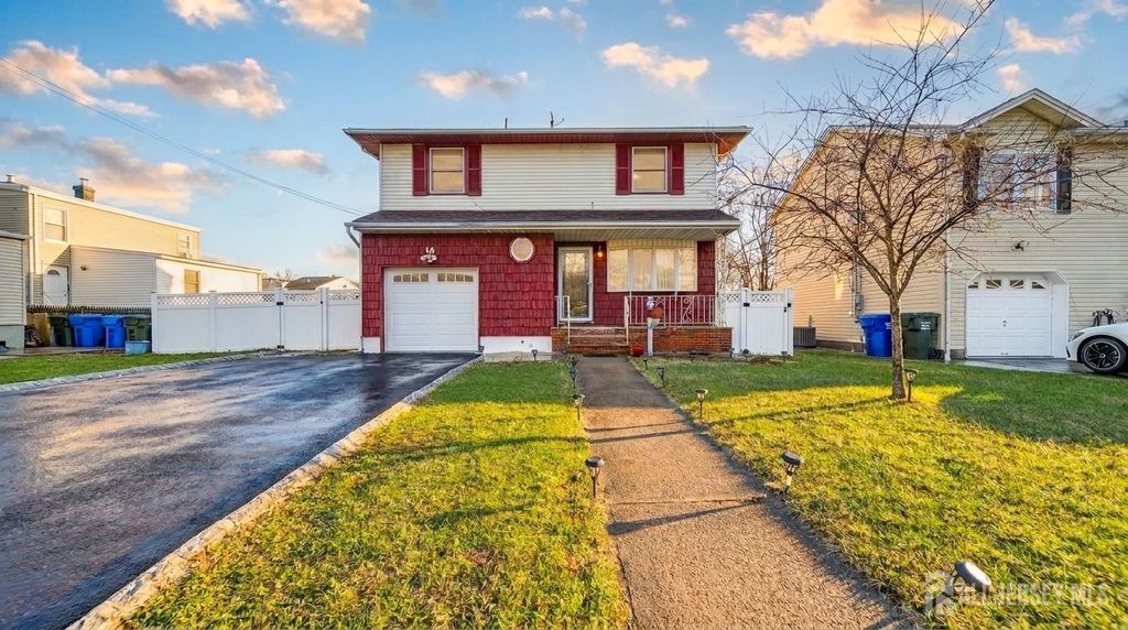 14 Carteret Street, Port Reading, NJ 07064