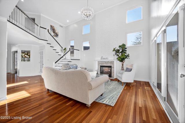 9702 Tufton Ct, Jeffersontown, KY 40299