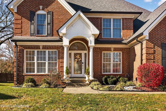 9702 Tufton Ct, Jeffersontown, KY 40299