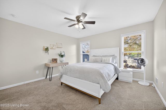 9702 Tufton Ct, Jeffersontown, KY 40299