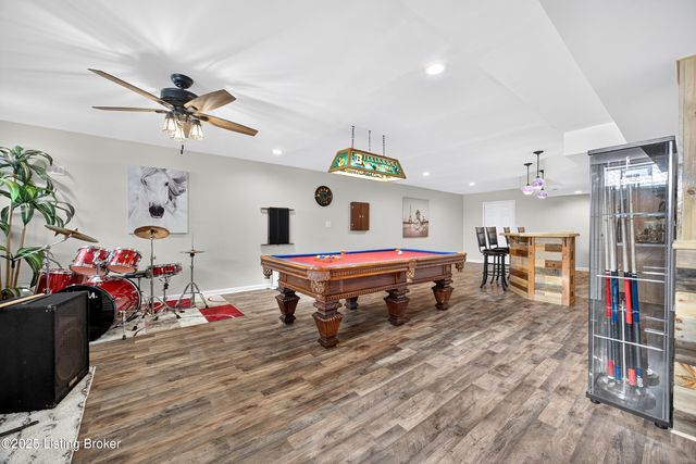 9702 Tufton Ct, Jeffersontown, KY 40299