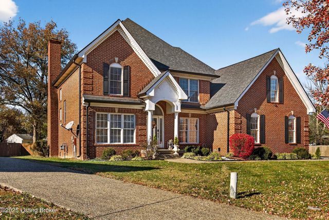 9702 Tufton Ct, Jeffersontown, KY 40299