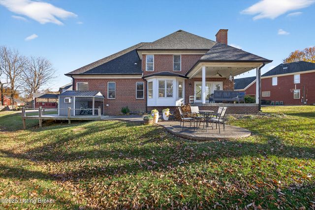 9702 Tufton Ct, Jeffersontown, KY 40299