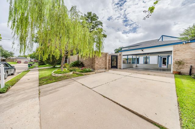 12411 Sungate Lane, Houston, TX 77071