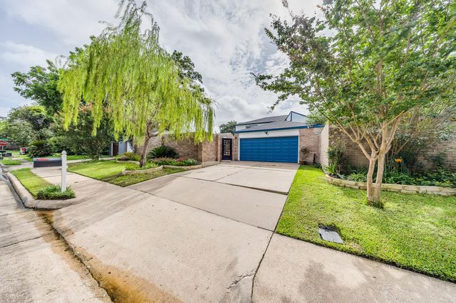 12411 Sungate Lane, Houston, TX 77071