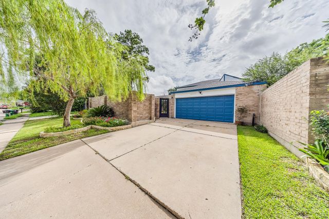 12411 Sungate Lane, Houston, TX 77071