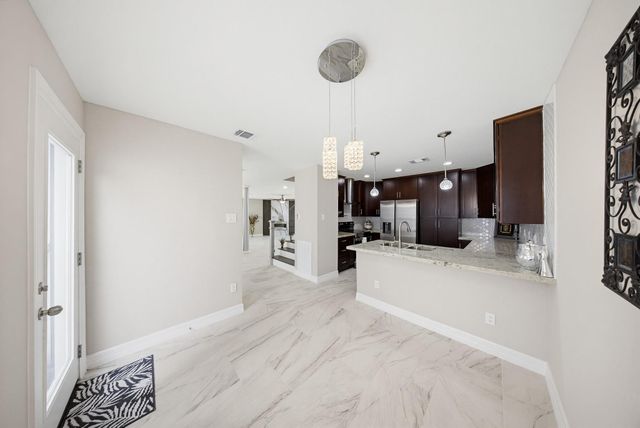 12411 Sungate Lane, Houston, TX 77071