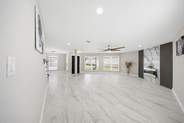 12411 Sungate Lane, Houston, TX 77071