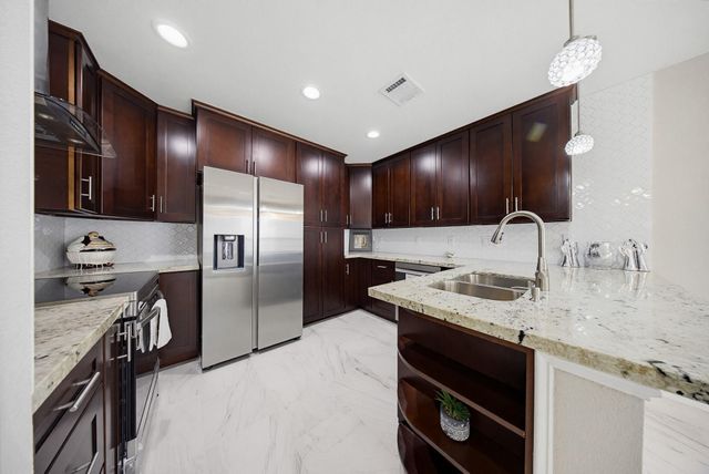 12411 Sungate Lane, Houston, TX 77071