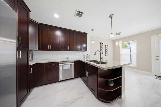 12411 Sungate Lane, Houston, TX 77071