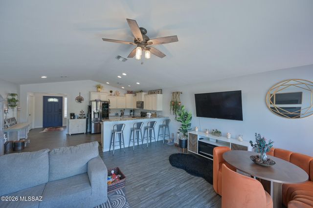 1146 W Las Lomitas Road, Tucson, AZ 85704