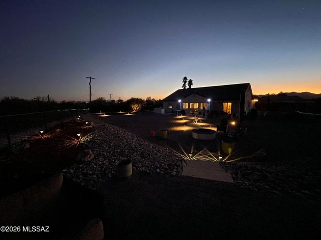 1146 W Las Lomitas Road, Tucson, AZ 85704