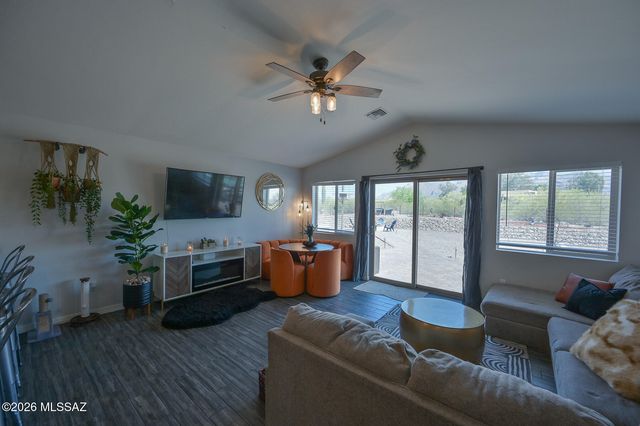 1146 W Las Lomitas Road, Tucson, AZ 85704