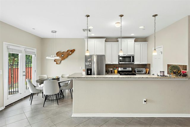 1516 Catalan RD 502, Austin, TX 78748